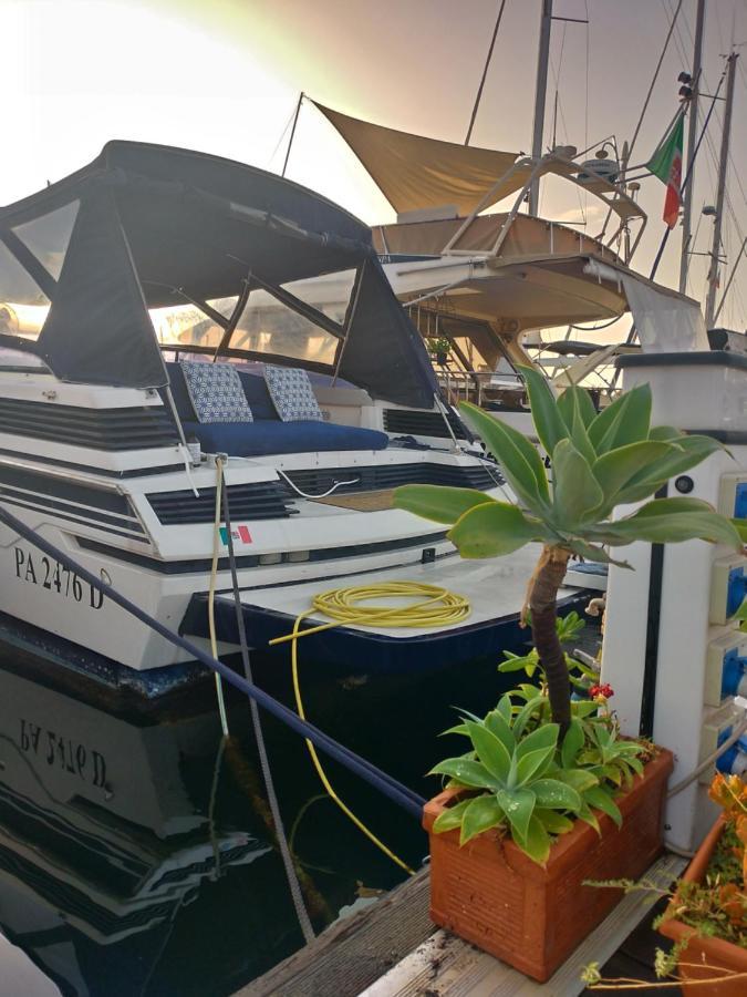 Desire Charming House Boat Hotel Palermo Exterior photo